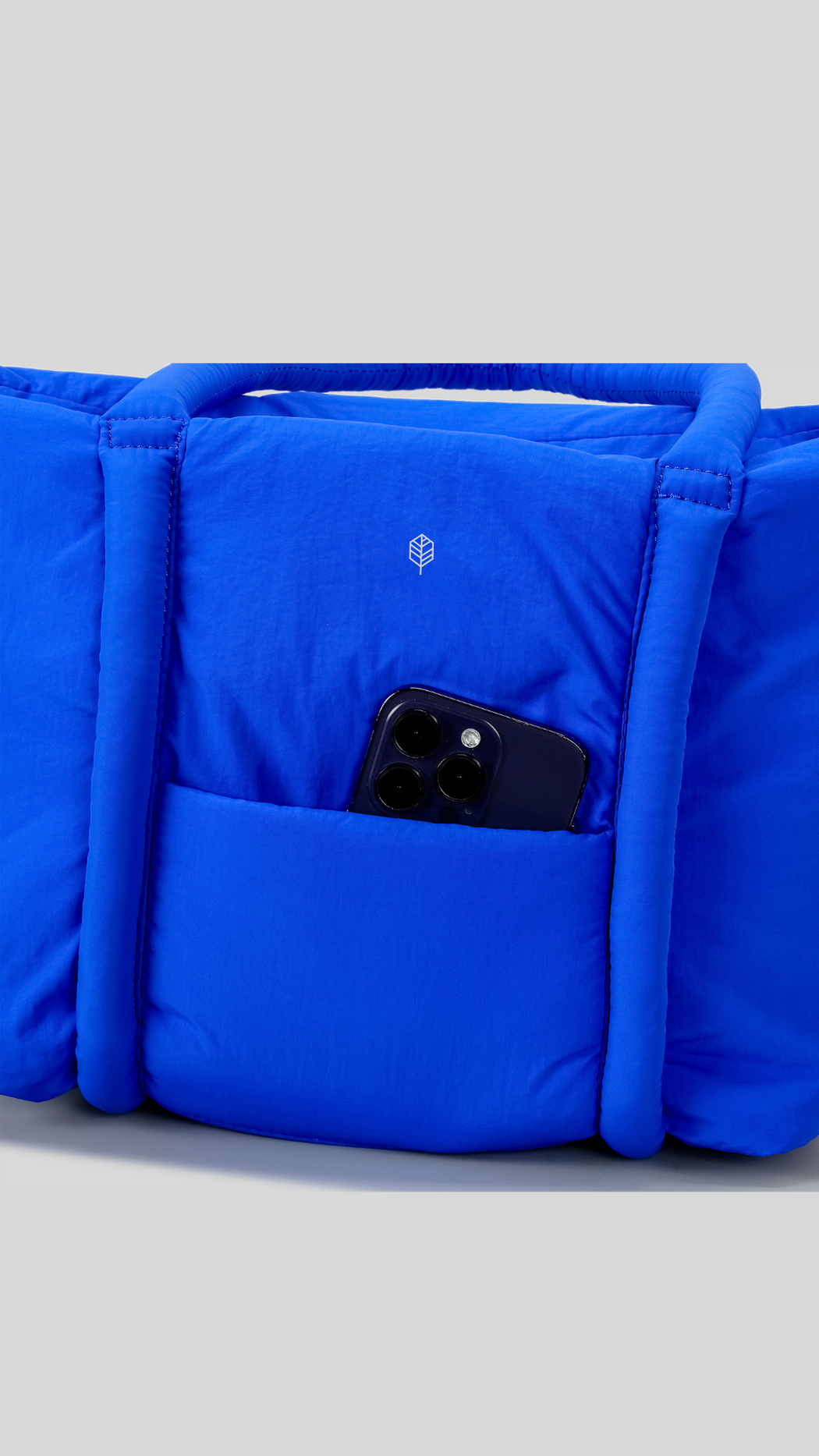 Elegant Puffer Gym Bag with Front Pocket