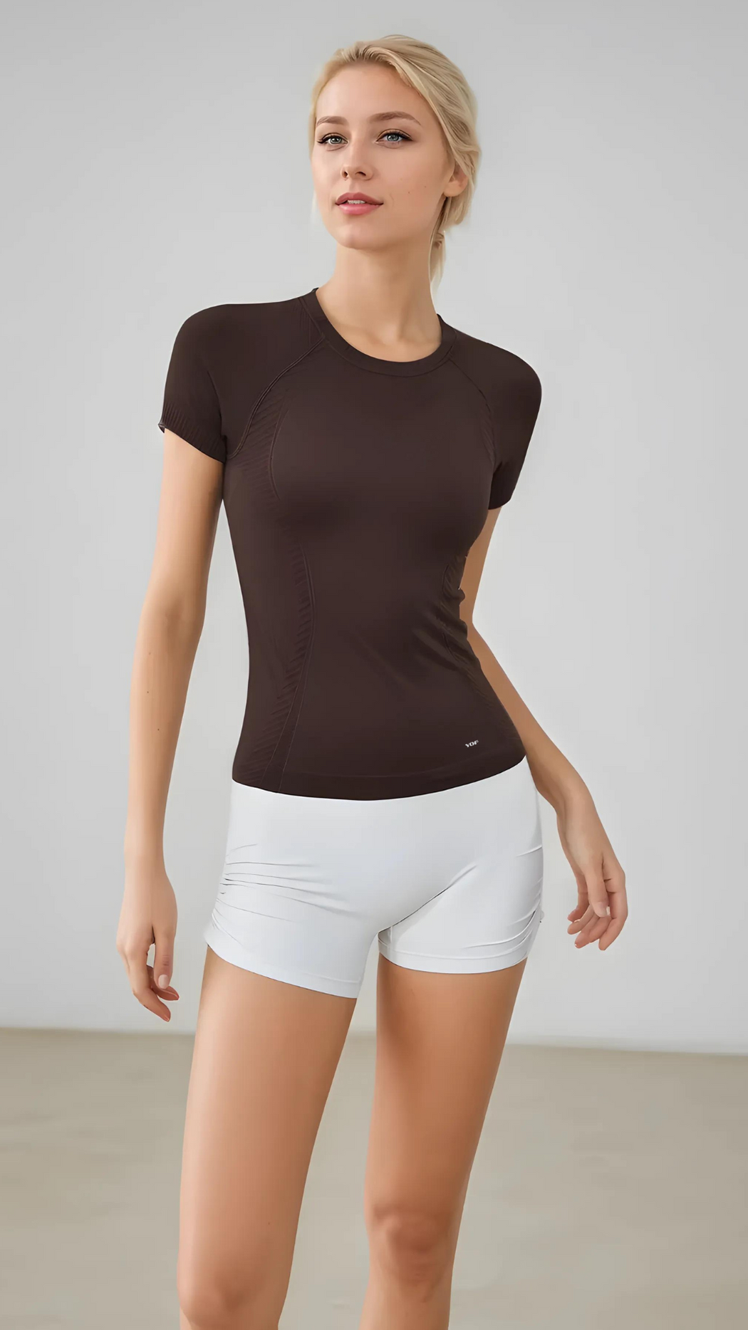 ÉlanFit Seamless Sculpting Tee – Short Sleeve Performance Top