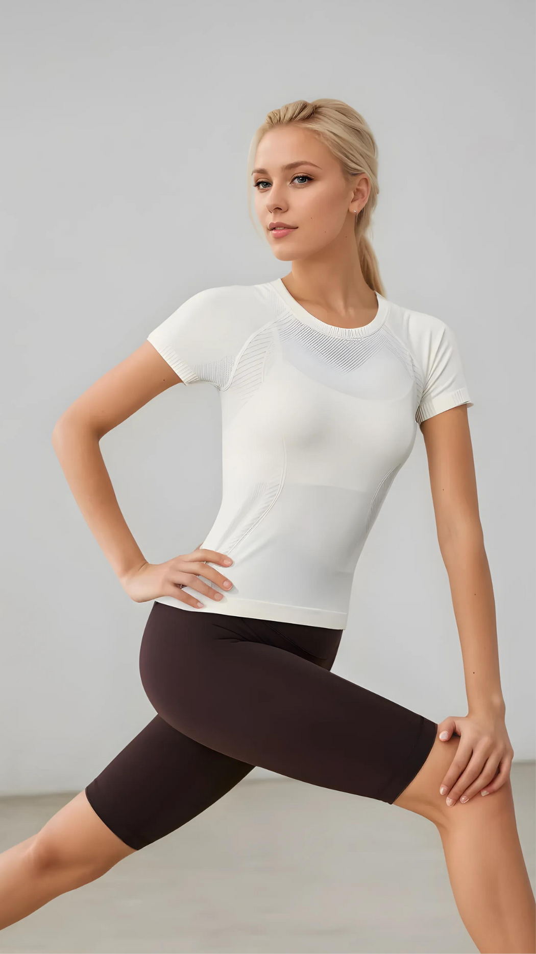 ÉlanFit Seamless Sculpting Tee – Short Sleeve Performance Top