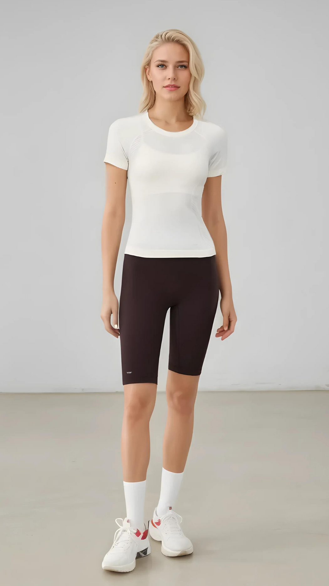 ÉlanFit Seamless Sculpting Tee – Short Sleeve Performance Top