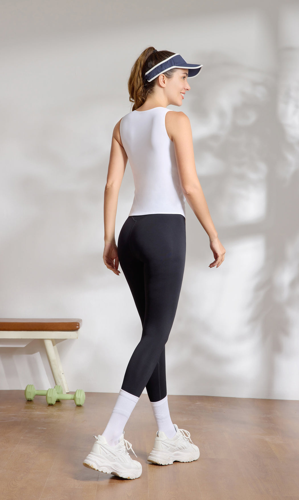 MOMENT Yoga Tank Top