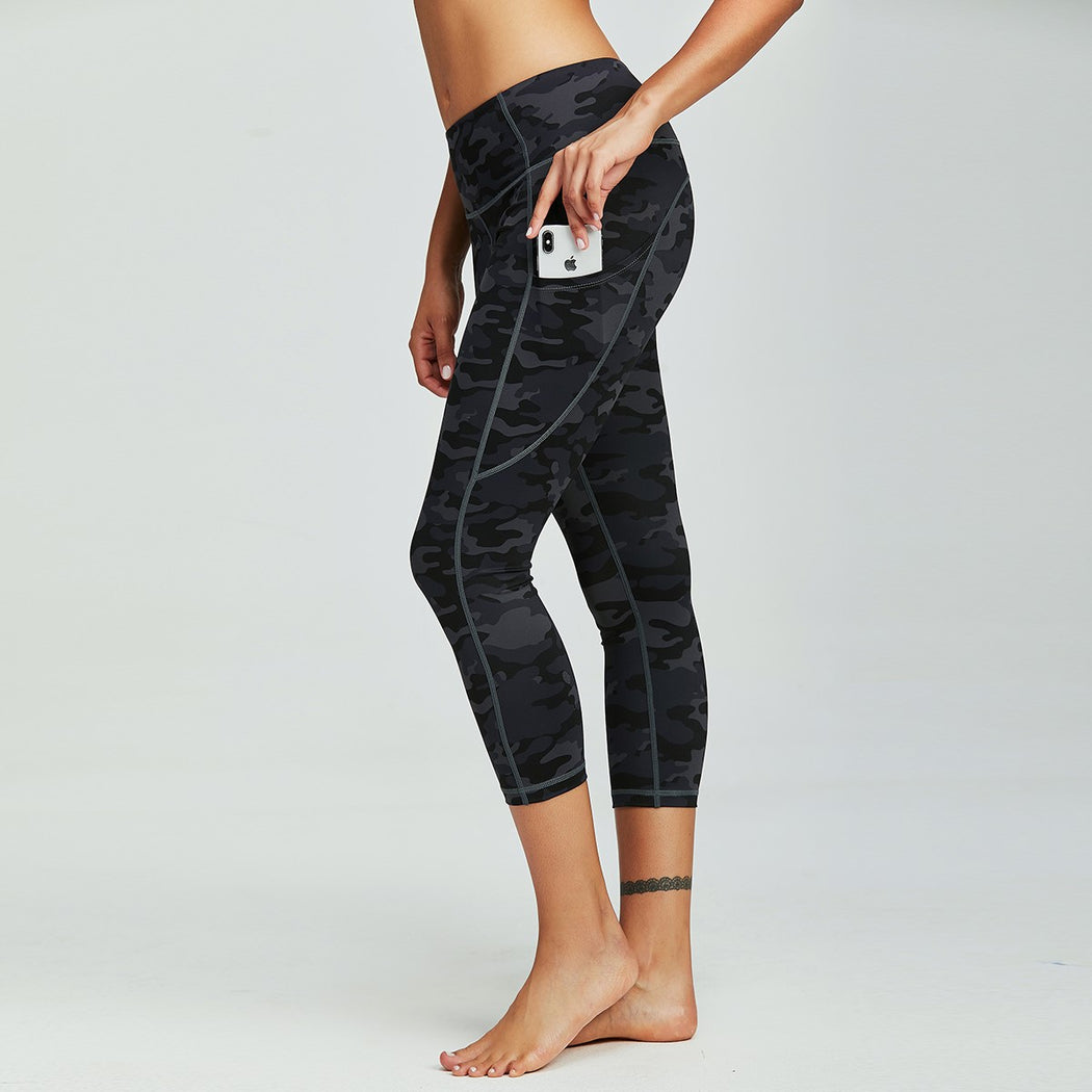 Ultimate Camo Mid-Rise Capri Workout Leggings 20"