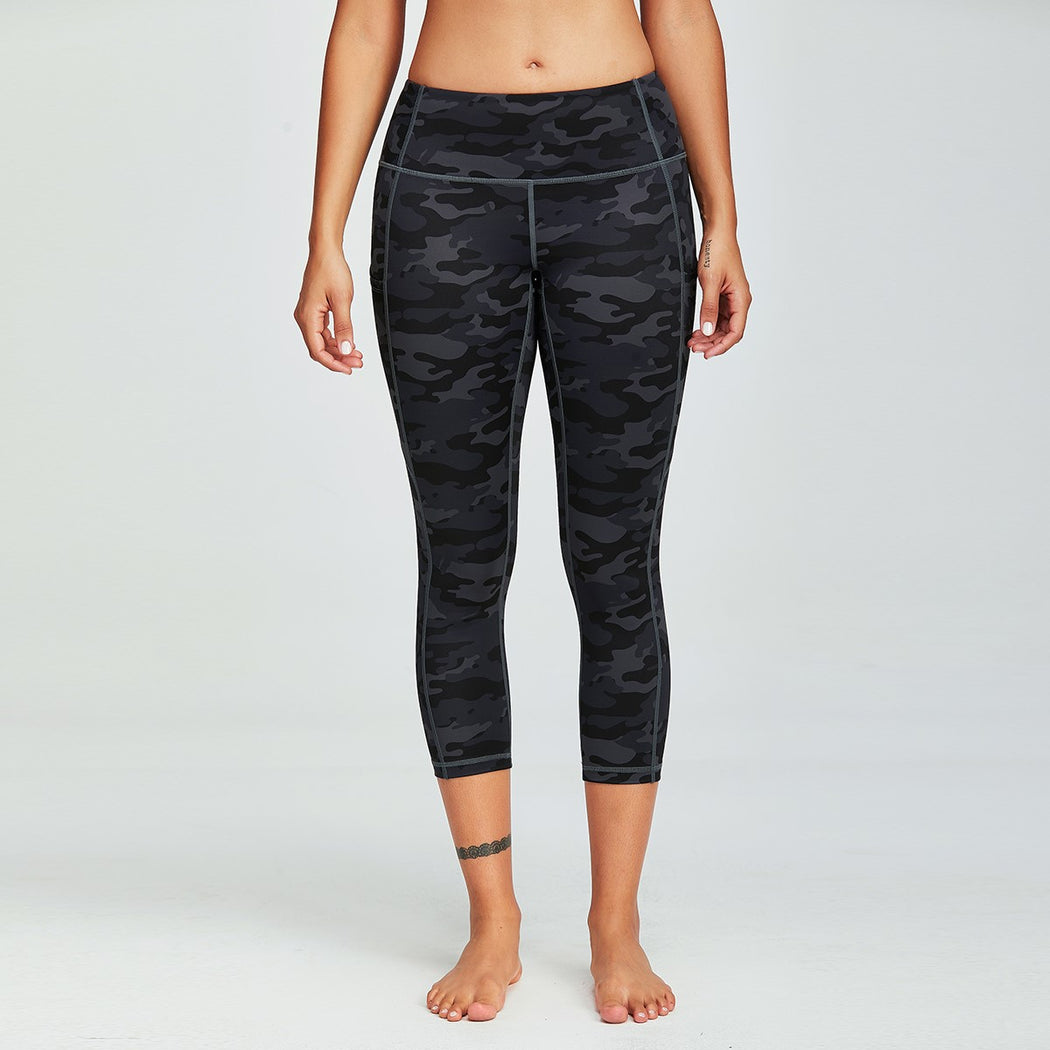 Ultimate Camo Mid-Rise Capri Workout Leggings 20"