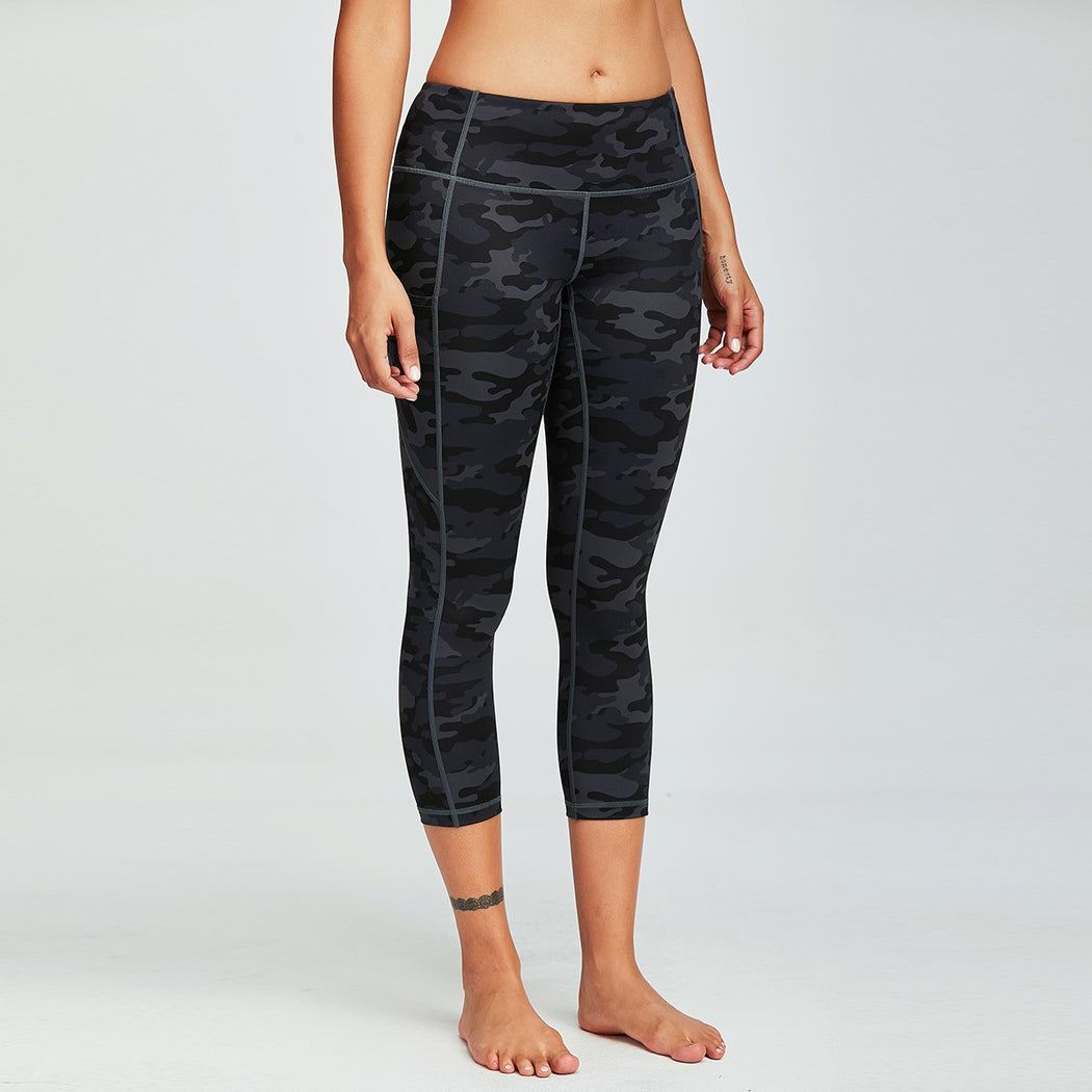 Ultimate Camo Mid-Rise Capri Workout Leggings 20"