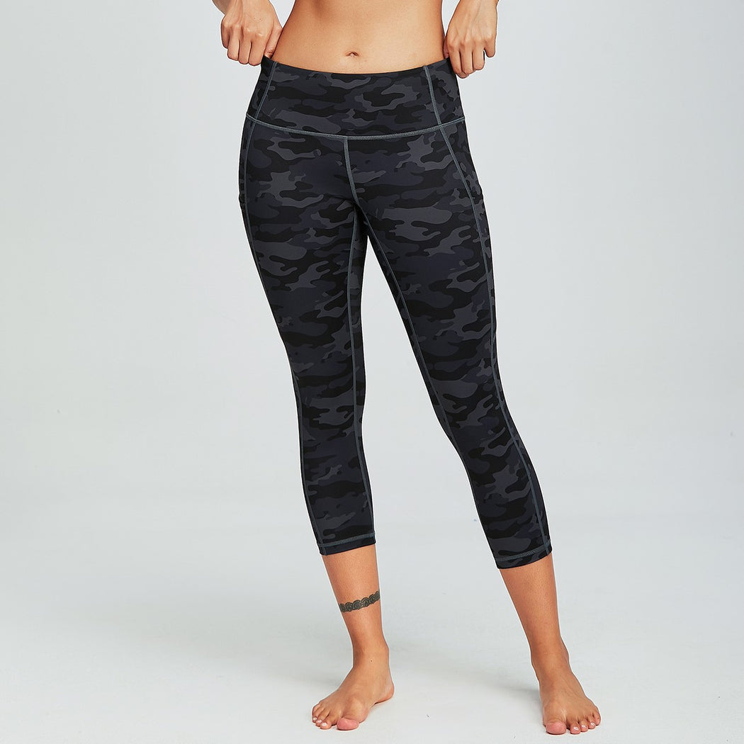 Ultimate Camo Mid-Rise Capri Workout Leggings 20"