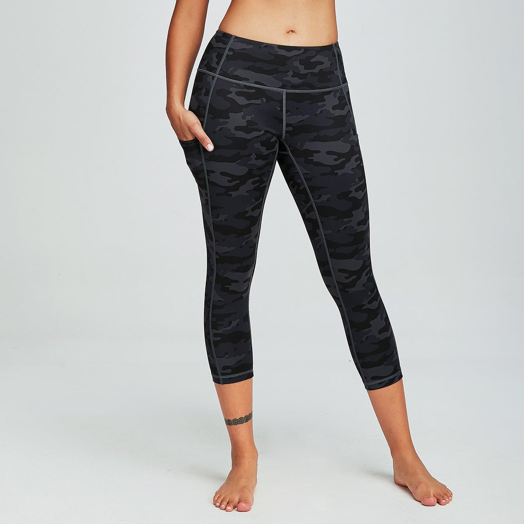 Ultimate Camo Mid-Rise Capri Workout Leggings 20"