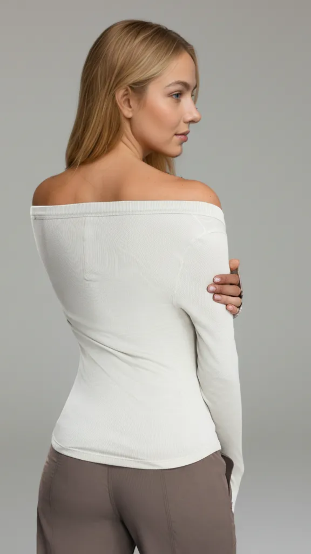 Evara Off-Shoulder Rib Top