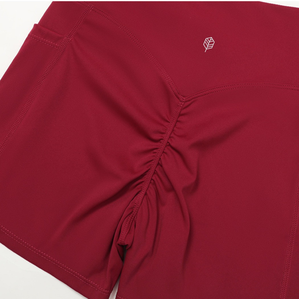 SculptCross Pocket 2.5" Inseam Short