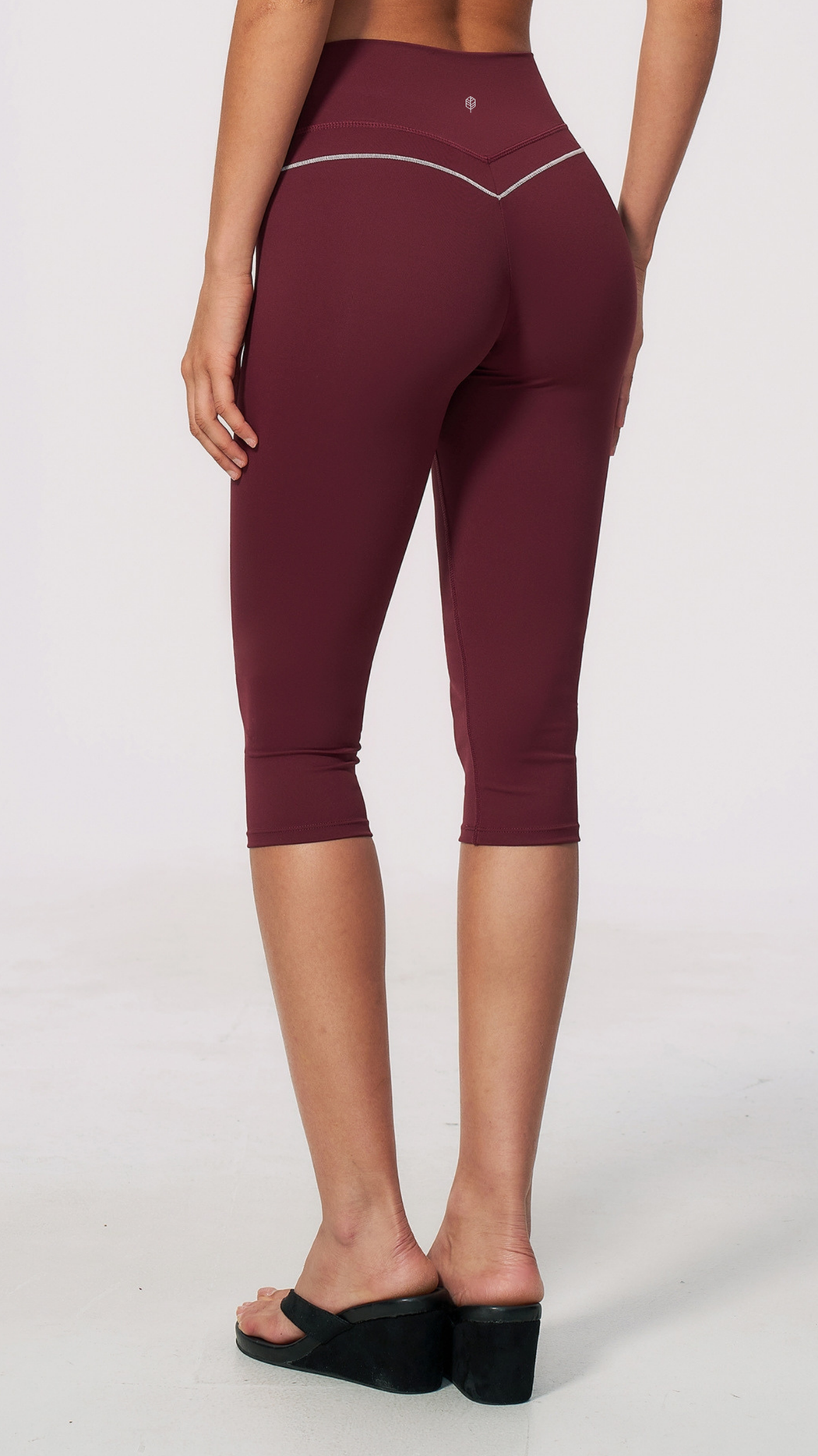 Elvera Capri