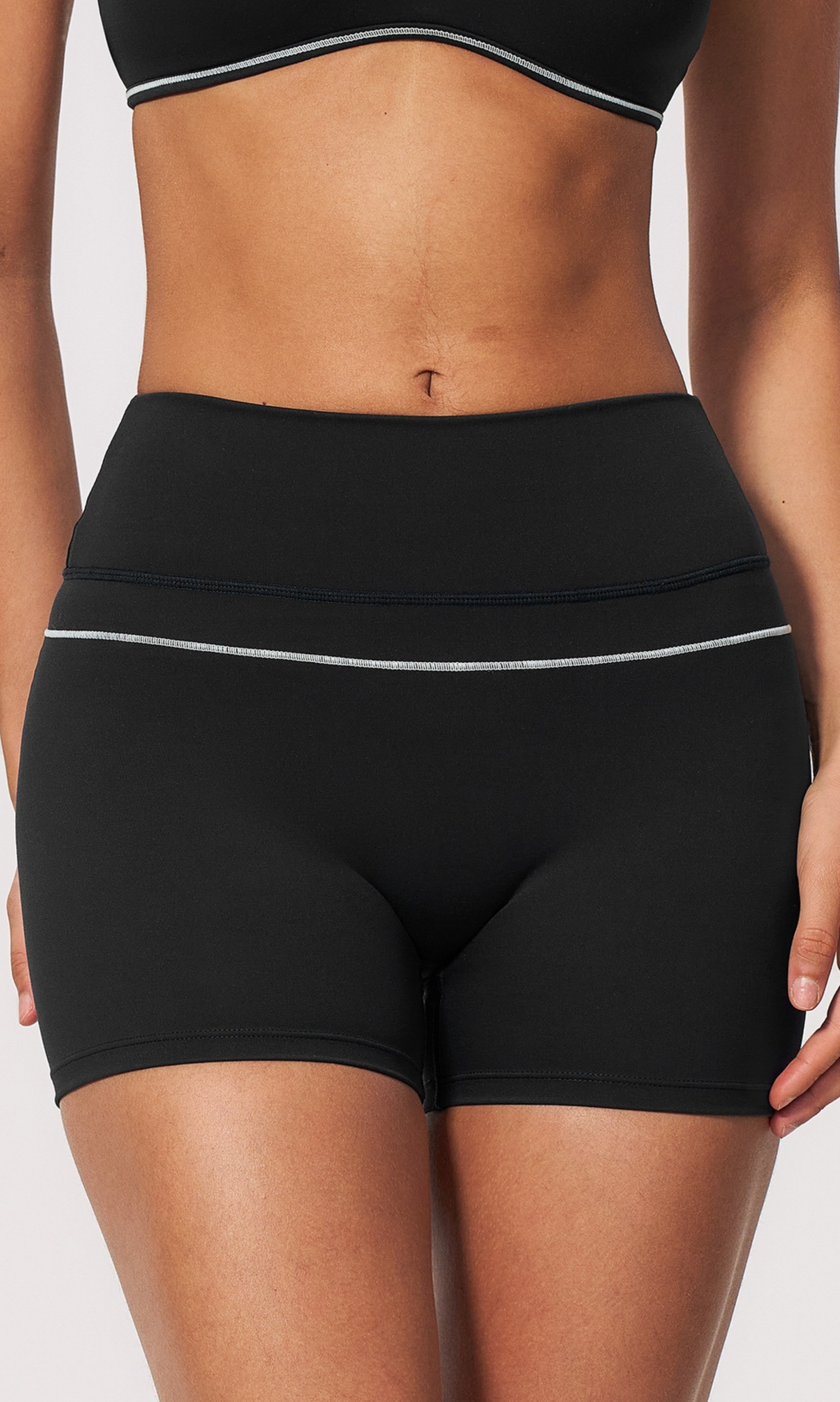 Elvera Shorts