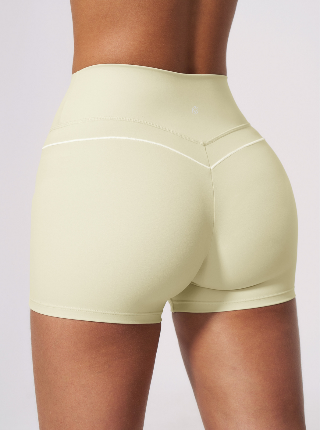 Elvera Shorts
