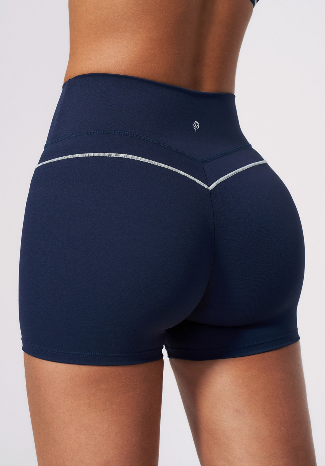 Elvera Shorts