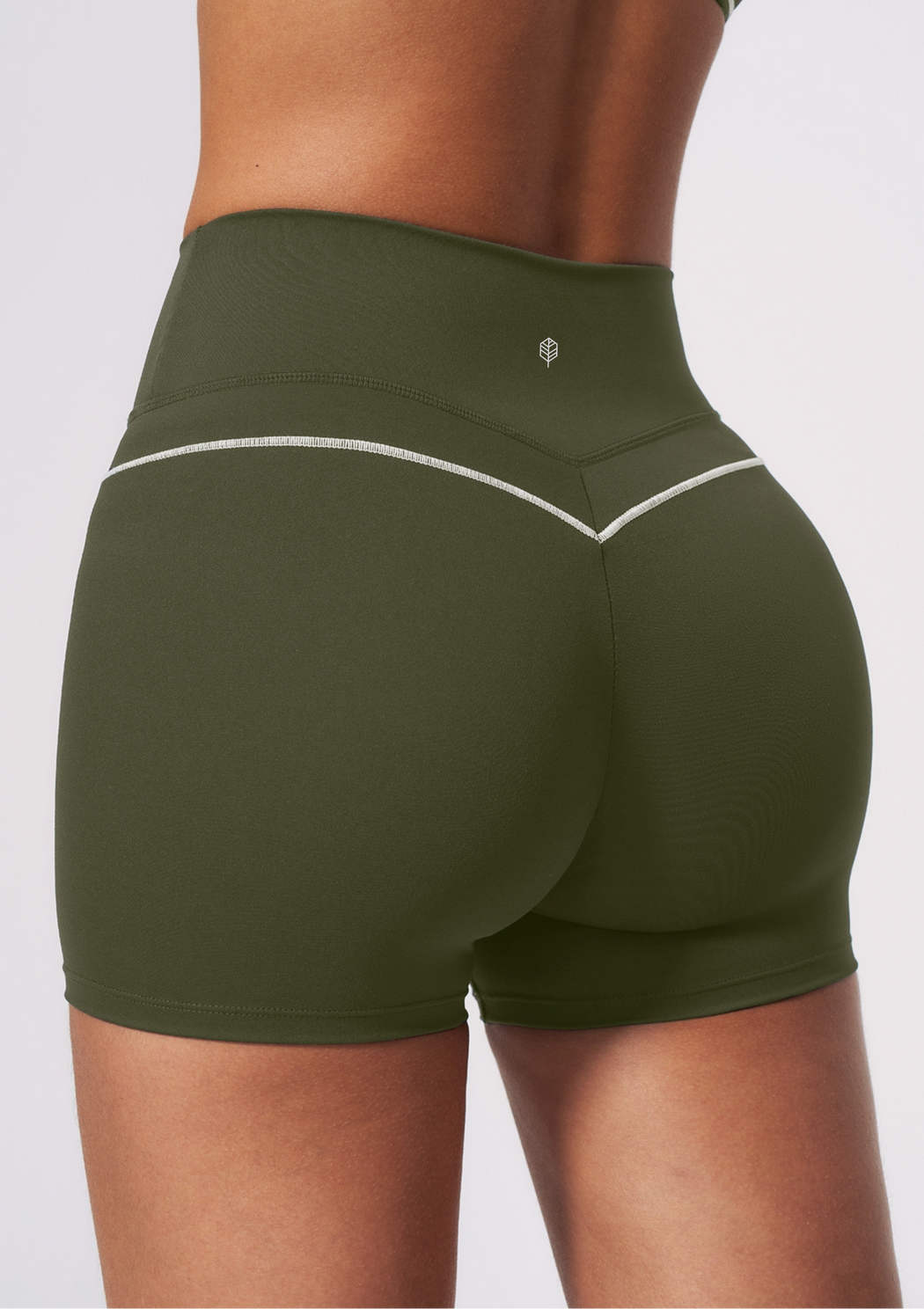 Elvera Shorts