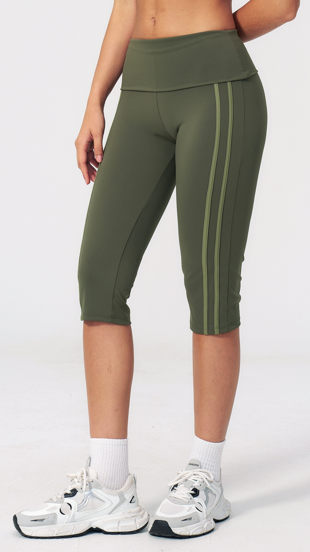 Aeris Stripe Capri Legging