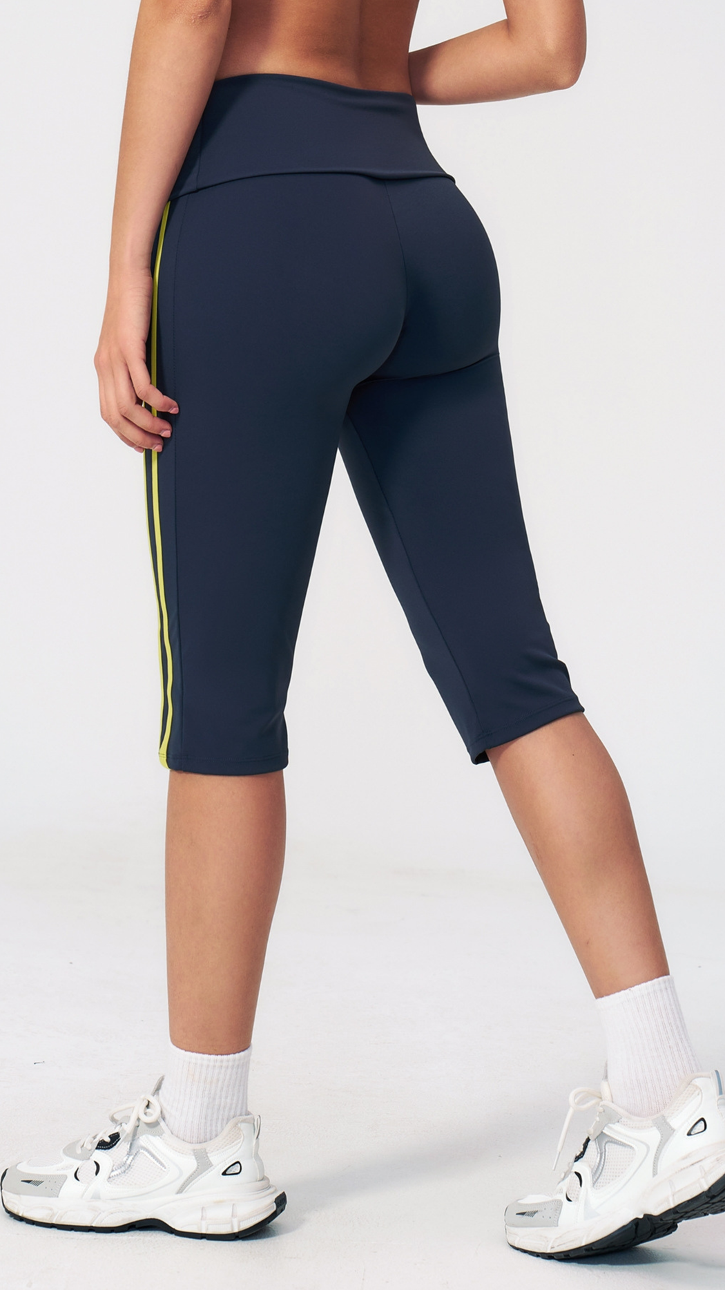 Aeris Stripe Capri Legging