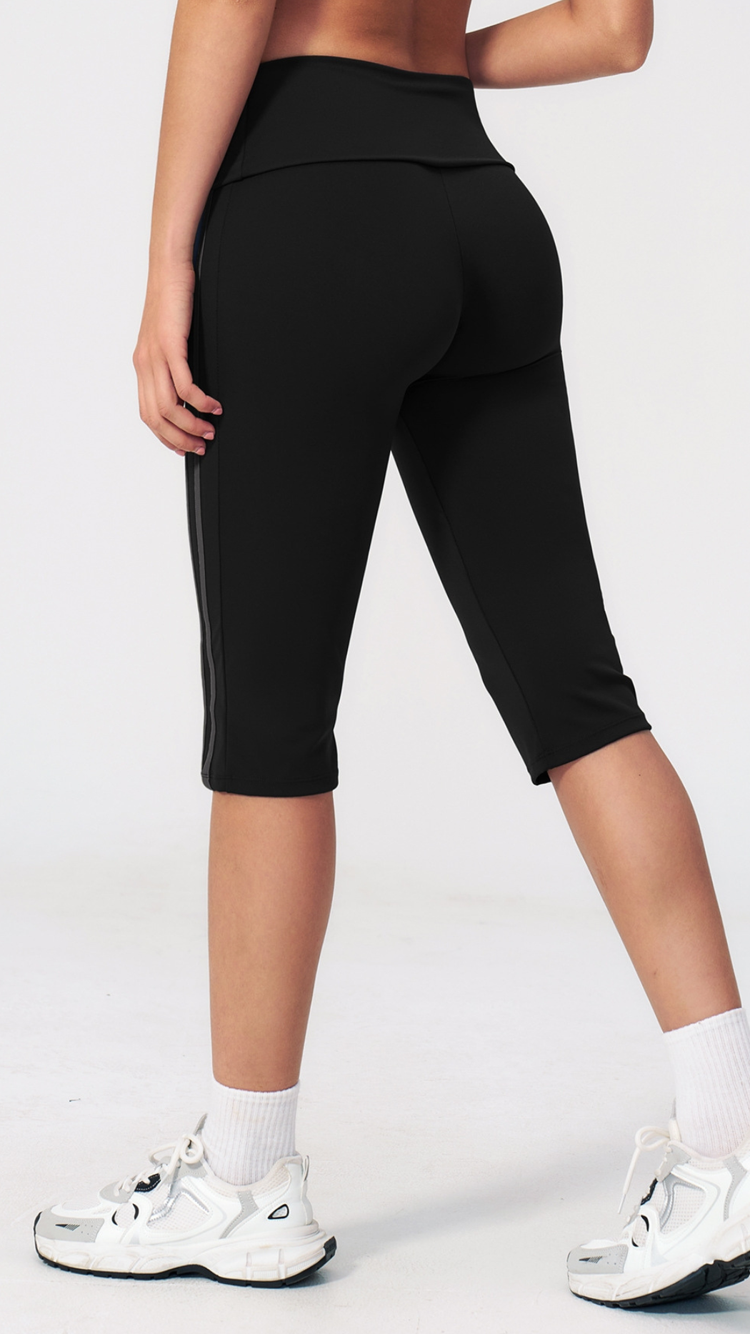 Aeris Stripe Capri Legging
